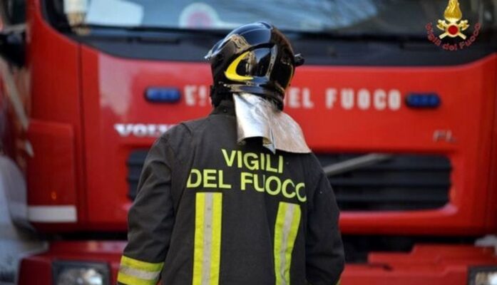 “Fondamentali per i piani d'evacuazione dei Campi flegrei e del Vesuvio”: le richieste dei vigili del fuoco di Napoli „
